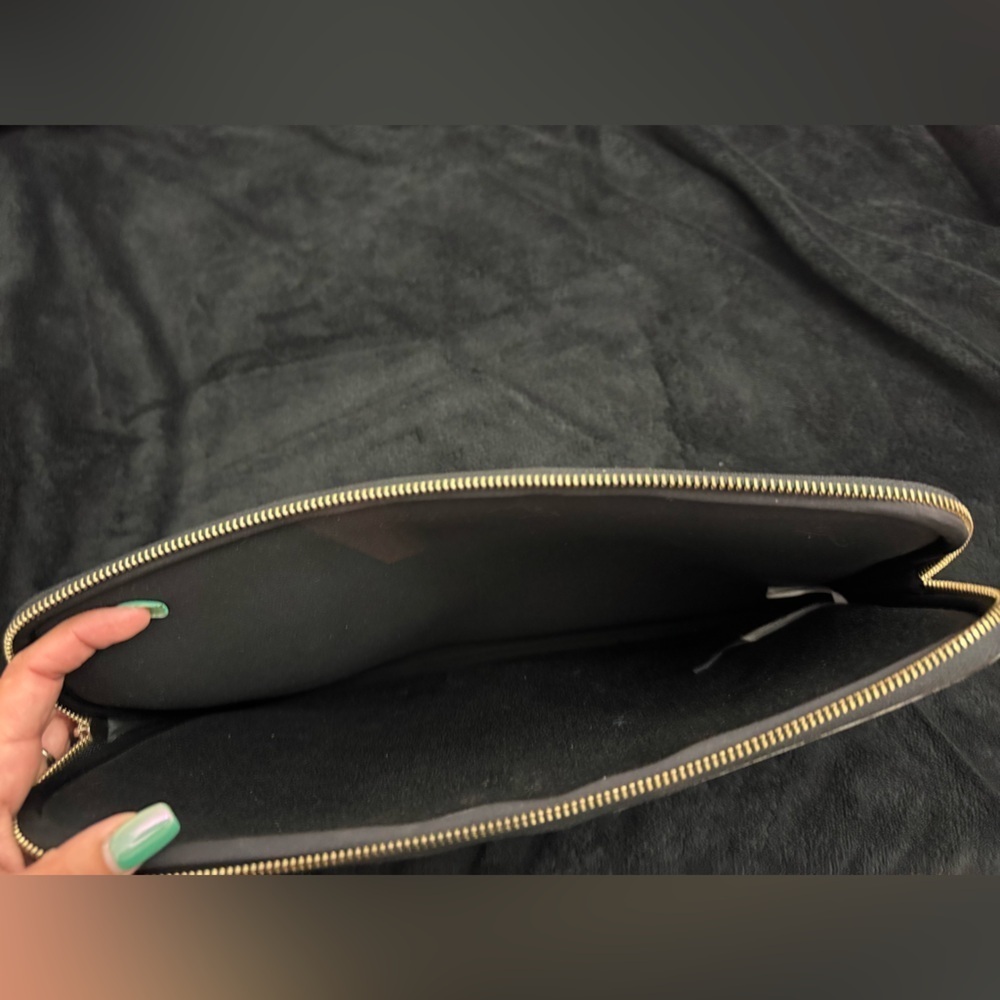 Kate Spade Black and White Striped Tablet Sleeve - Picture 6 of 9